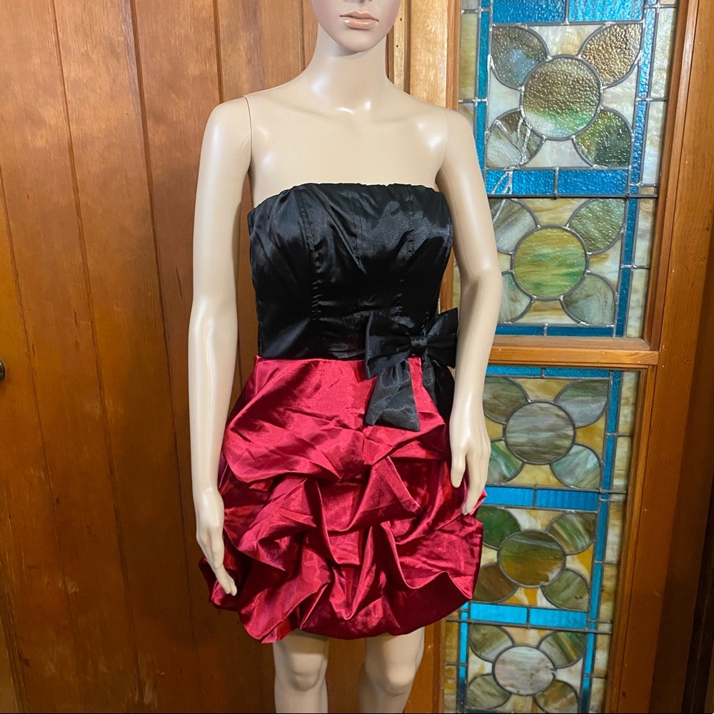Speechless Strapless Red and Black Dress